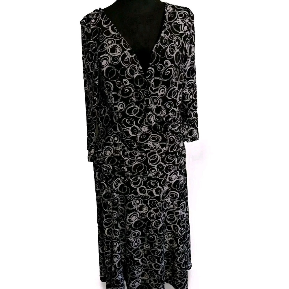 AGB Black White Dress  3/4 Sleeve Polyester Stretch Faux Wrap Sz 16 Ruched Waist